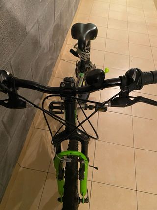 Bicicleta DTB Negra y Verde