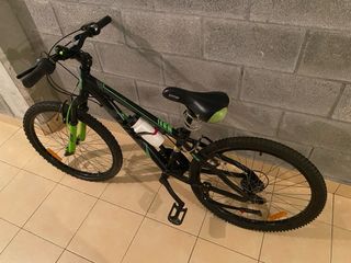 Bicicleta DTB Negra y Verde