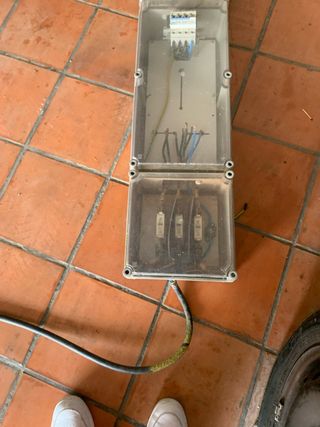 Caja registro exterior luz CUADRO ELECTRICO EXTERI