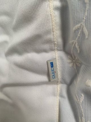 Serón bebé tipo mimbre con ruedas madera y capota