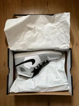 Jordan 1 Mid Gris Blanco Talla 38 Nuevas