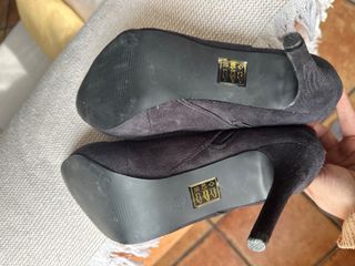 Botines negros de terciopelo