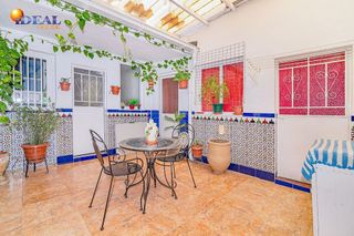 Casa adosada en venta en Loja