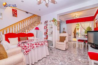 Casa adosada en venta en Loja