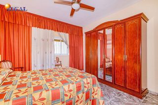 Casa adosada en venta en Loja