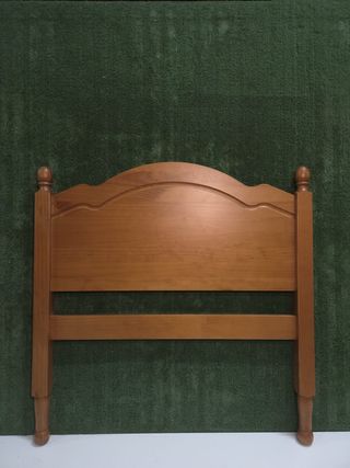 Cabezal de madera marrón