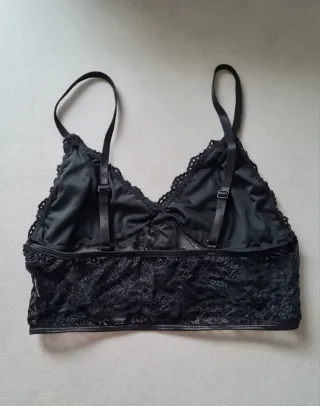 Bralette negro encaje botones