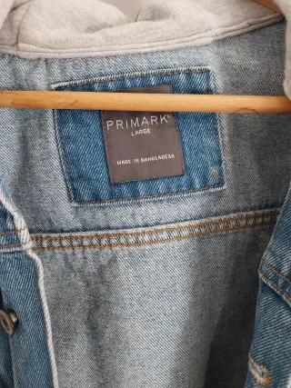 Chaqueta vaquera con capucha Primark