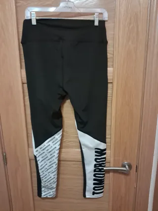 Mallas deportivas negras y blancas