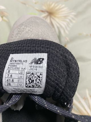 Zapatillas New Balance Talla 41.5 Gris Amarillo