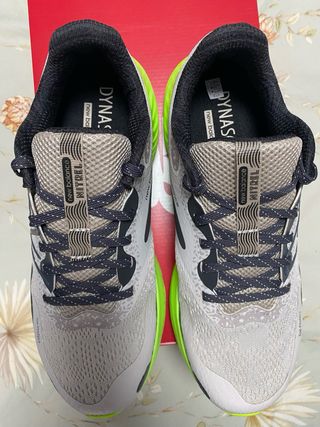 Zapatillas New Balance Talla 41.5 Gris Amarillo