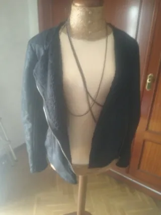 Cazadora negra  borrego interior nueva