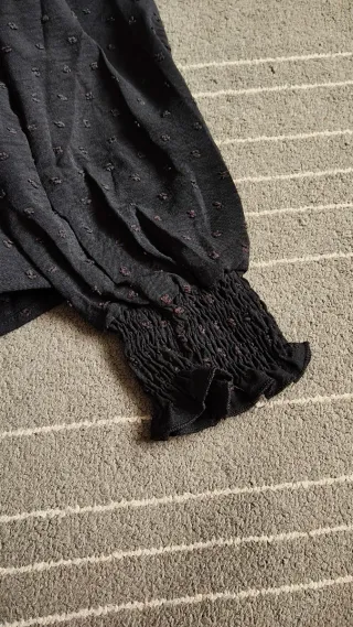 Blusa negra encaje talla M