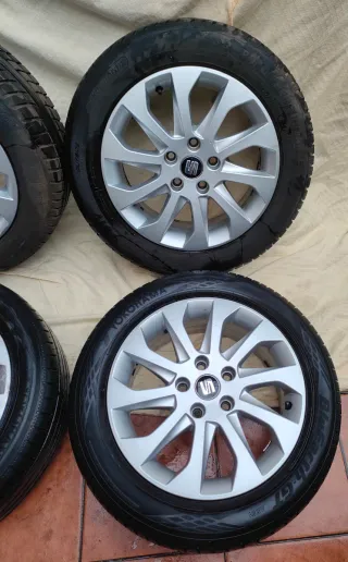 Llantas 16" con Neumáticos