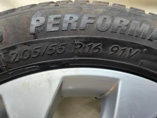 Llantas 16" con Neumáticos