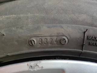 Llantas 16" con Neumáticos