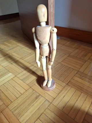 Figura de madera para arte