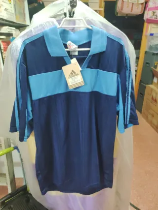 Camisetas de diferentes  marcas Retro años 90.