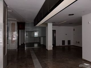 Local comercial en venta en Baena