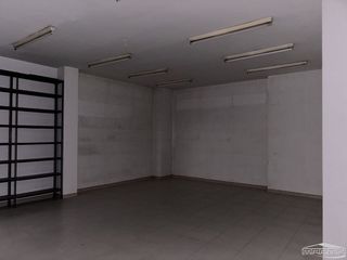 Local comercial en venta en Baena
