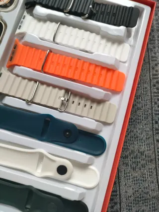 Watch Ultra 49MM con 7 correas