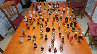 Collezione bottigliette liquore