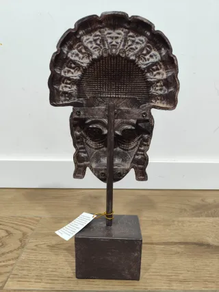 Máscara africana tribal decorativa