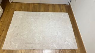 Tappeto di cotone con stelle grigio chiaro