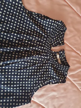 Blusa sin mangas de lunares