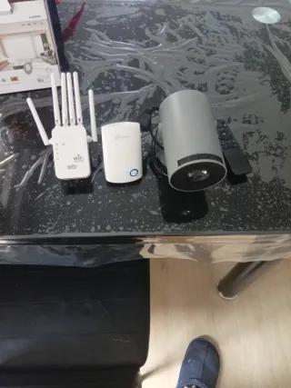 3 Dispositivos WiFi y Proyector