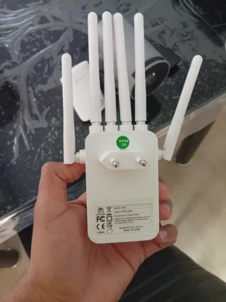 3 Dispositivos WiFi y Proyector