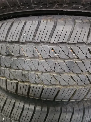 Neumáticos casi nuevos (500km) 265/60/18 110H