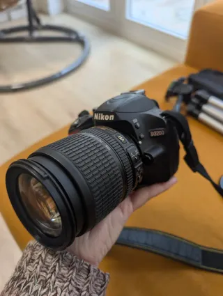 Cámara Nikon D3200 + Lente 18-105mm