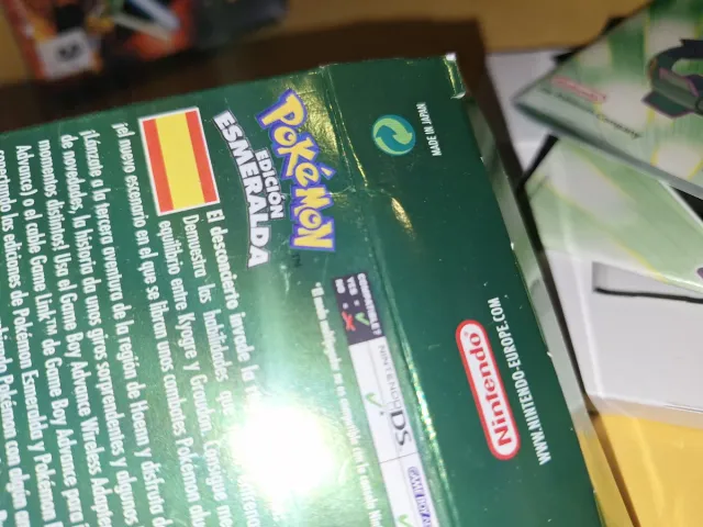 Caja original Pokémon Edición Esmeralda GBA