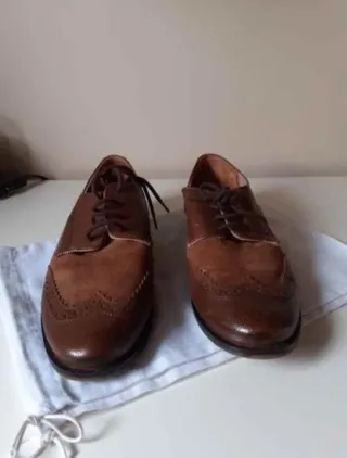 Zapatos de piel marrones