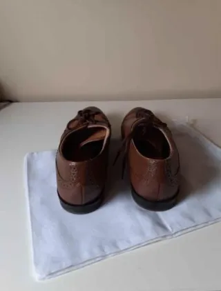 Zapatos de piel marrones