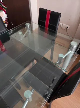 4 Sillas Comedor Negras + Mesa Extensible