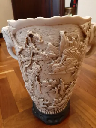 Jarrones antiguos de mármol y piedra