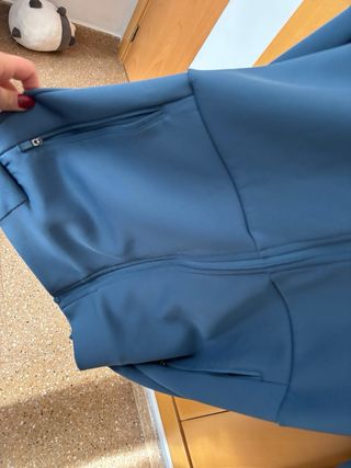 Chaqueta McKenzie azul con capucha