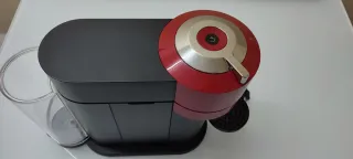 Cafetera Nespresso Krups Vertuo Next Roja