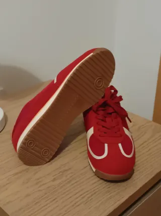Zapatillas Parfois rojas y blancas talla 39