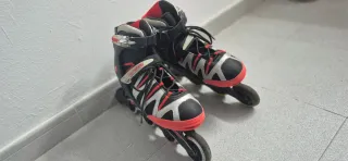 Patines en línea negros y rojos. Talka: 43/44