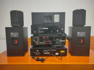 Altavoces traseros Infinity negros