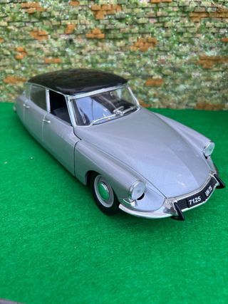 Citroën DS 19 (1963) – Solido – Escala 1:18