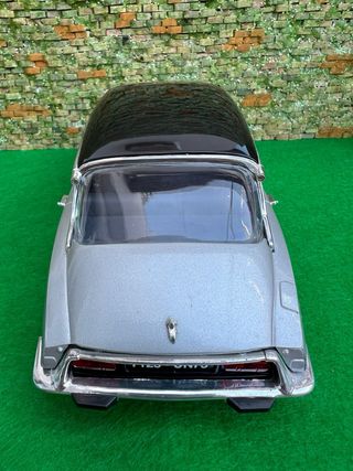 Citroën DS 19 (1963) – Solido – Escala 1:18