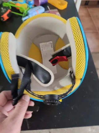 Casco de esquí azul