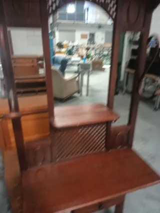Mueble recibidor con espejo de madera