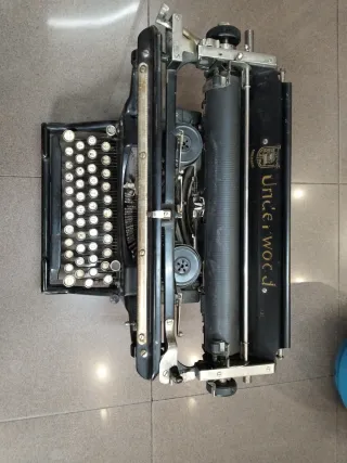 Máquina de escribir Underwood antigua