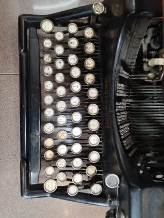 Máquina de escribir Underwood antigua