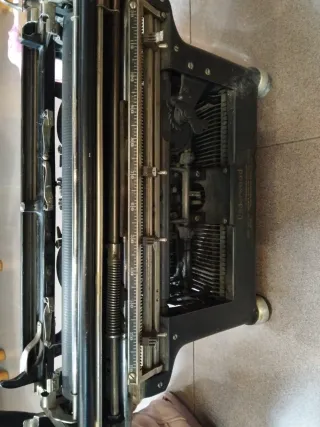 Máquina de escribir Underwood antigua